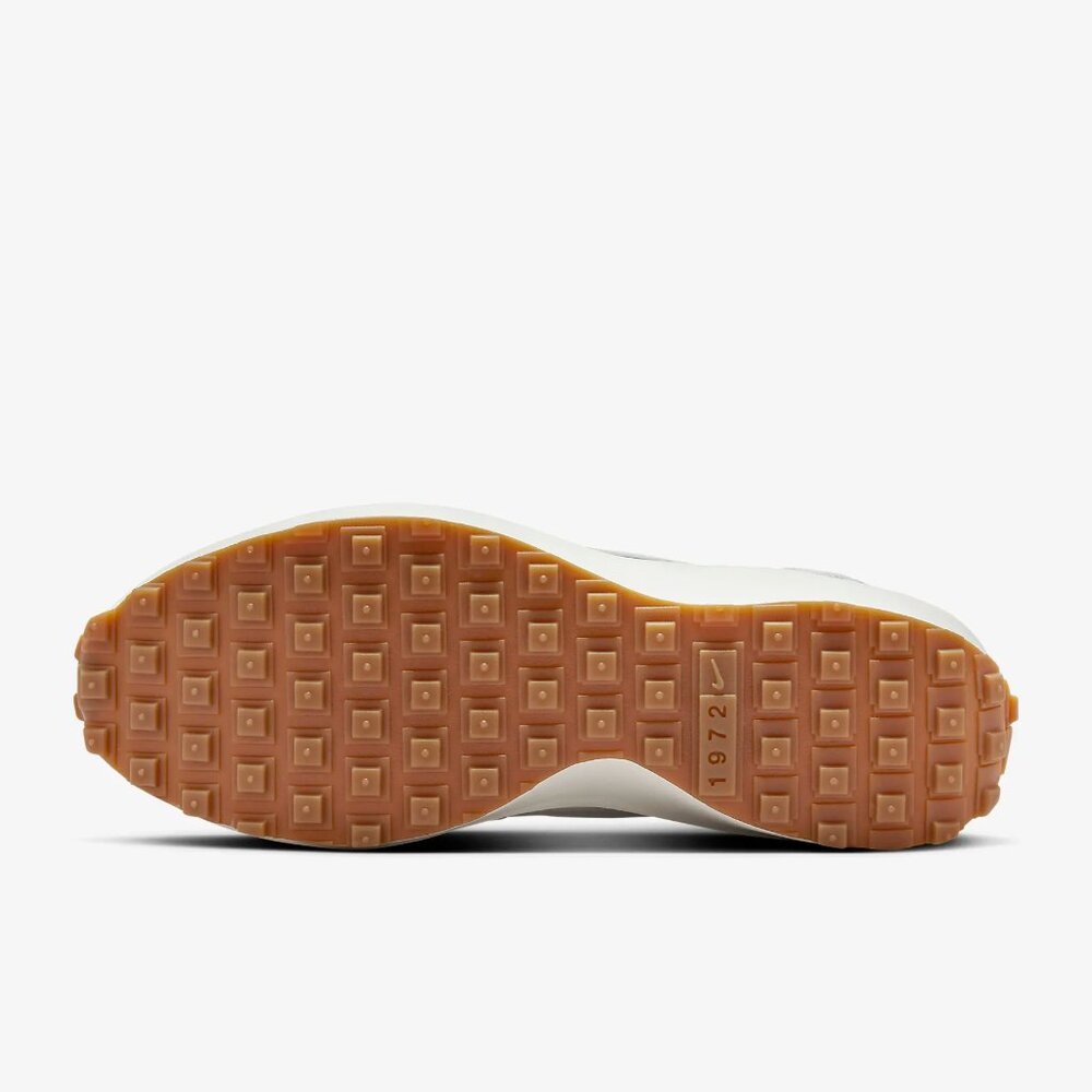 Nike Womens Waffle Debut Shoes Light Pumice Sail US Size 7 - Picture 7 of 13